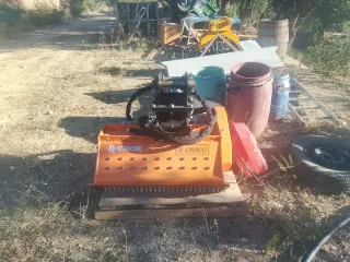 Desbrozadora martillos excavadora