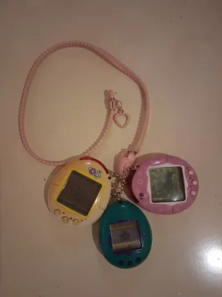 Lote 3 Tamagotchis con collar