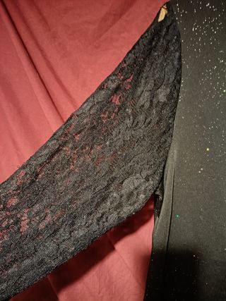 Top negro lentejuelas y encaje