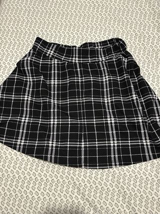 Falda de cuadros blanco y negro