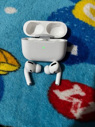 Cuffie Bluetooth stile AirPods