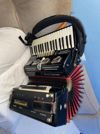 Acordeón Paolo Soprani 80 bajos