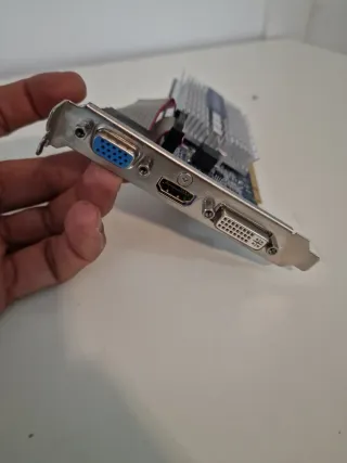 Gigabyte Geforce GT210 1GB DDR3 - Tarjeta Gráfica