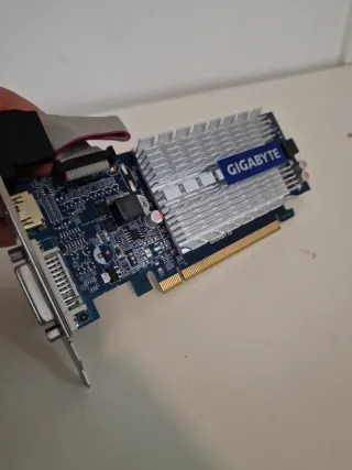 Gigabyte Geforce GT210 1GB DDR3 - Tarjeta Gráfica