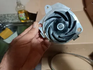 Correia Distribuição + Bomba Água Opel Astra H