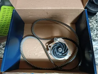 Correia Distribuição + Bomba Água Opel Astra H