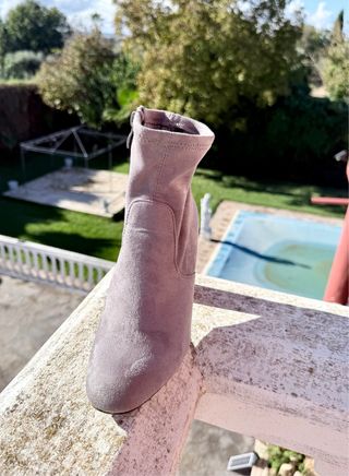 Botines grises tacón