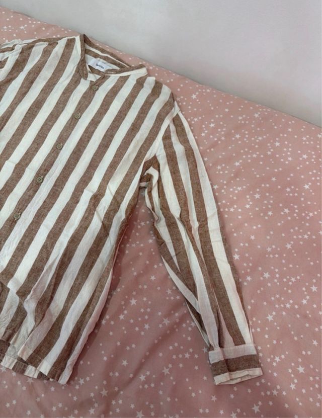 camisa Bershka y pantalón chino pull & Bear