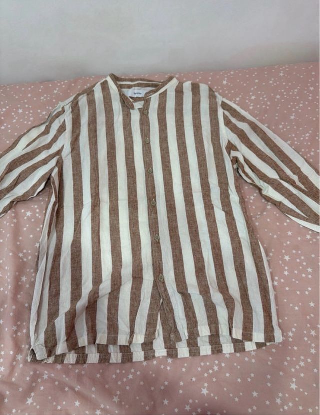 camisa Bershka y pantalón chino pull & Bear