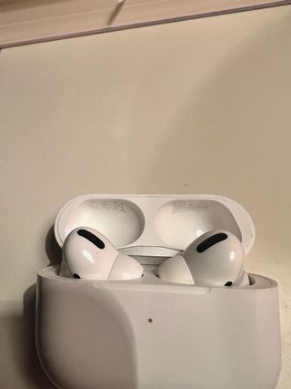 Apple AirPods Pro - Estuche de Carga Blanco