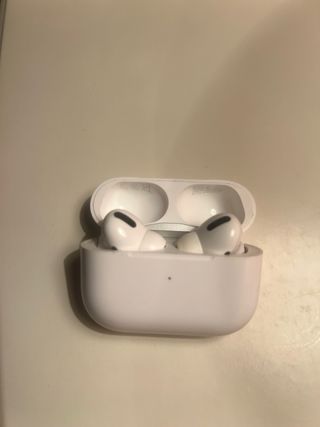Apple AirPods Pro - Estuche de Carga Blanco