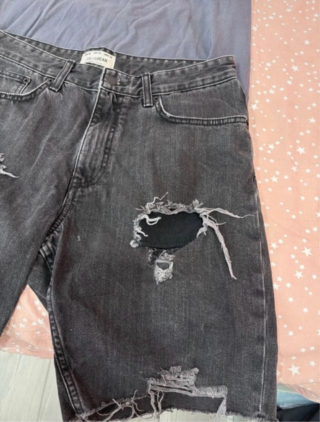 Pantalón Pull & Bear y camiseta Álvaro Moreno