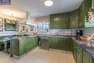 Chalet en venta en Zubia (La)