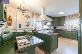 Chalet en venta en Zubia (La)