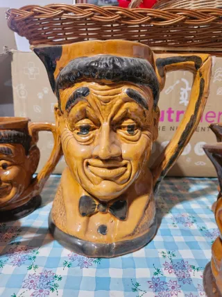 Juego 7 jarras barro vidriado vintage caras