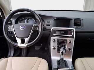 Volvo V60 Cross Country D3 Momentum Auto 110 kW (150 CV)