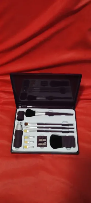 Estuche de Maquillaje con Brochas y Pinceles