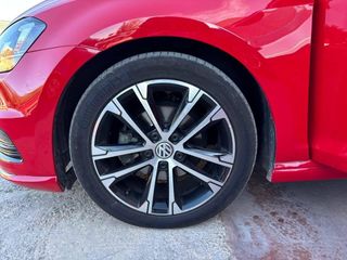 Volkswagen Golf 1.6 TDI 105cv BMT DSG Sport