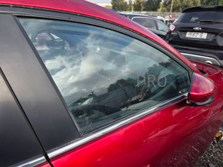 LUNA DELANTERA DERECHA MAZDA 3 BERLINA (BP)