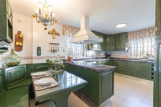 Chalet en venta en Zubia (La)