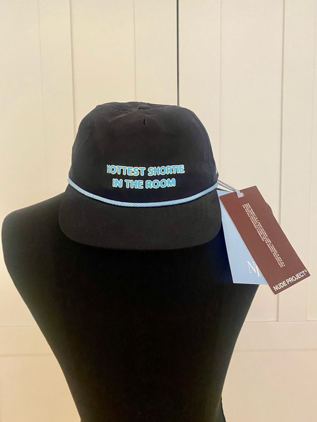 Gorra Nude Project