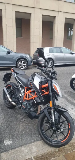 KTM Duke 125 2023 - 14.500 km