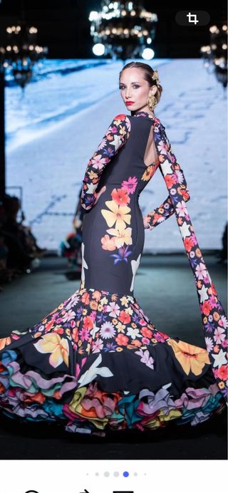 Traje Flamenca Negro Multicolor Flores