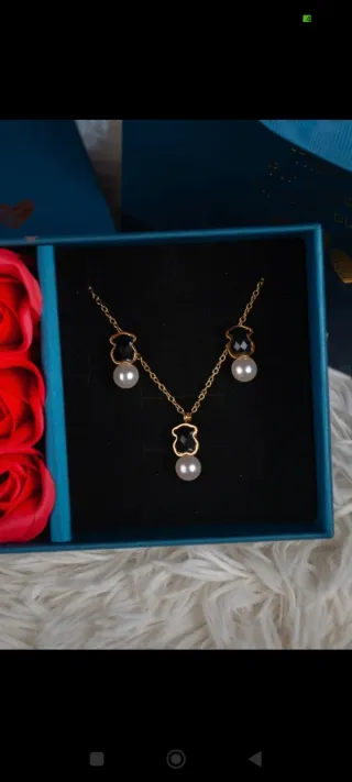 Conjunto collar y pendientes oso perla