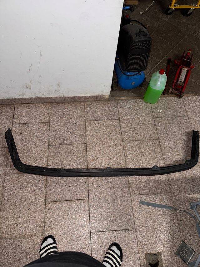 Defensa Peugeot 205 casi reparada