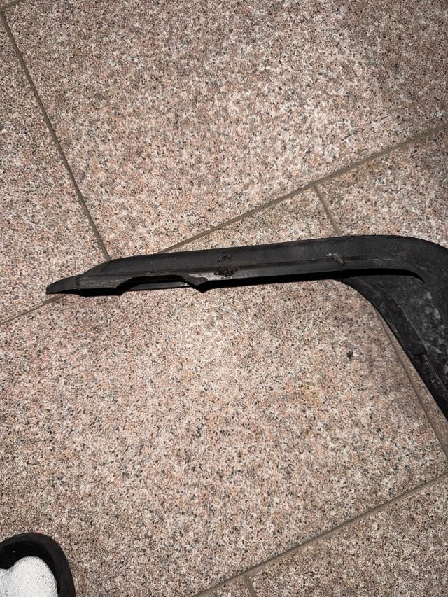 Defensa Peugeot 205 casi reparada