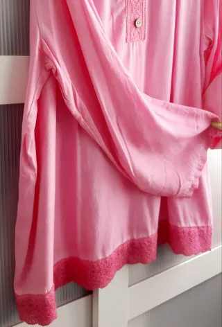 Blusa rosa com botões e renda T.U. MADE IN ITALY
