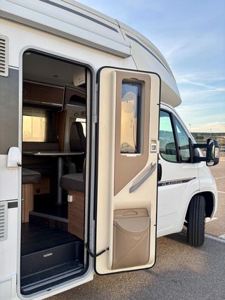 Alquiler autocaravana / caravana Adria Matrix 2020