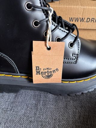 Stivali con plateau neri Dr. Martens