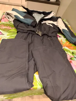 Tuta da sci con guanti