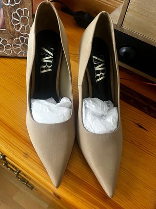 Zapatos tacón Zara beige talla 36