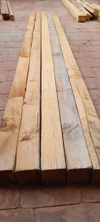 Vigas, listones. Tablónes. Palets. tablas de mader