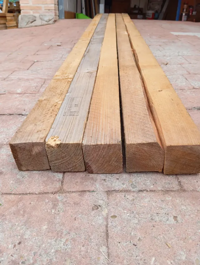 Vigas, listones. Tablónes. Palets. tablas de mader