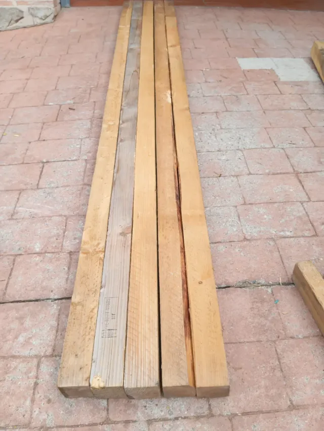 Vigas, listones. Tablónes. Palets. tablas de mader