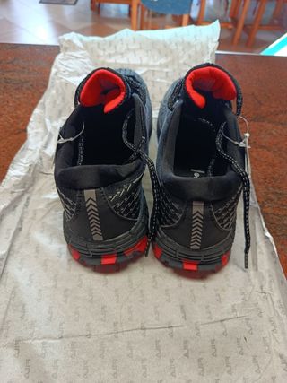 Scarpe da ginnastica unisex  nere taglia 38