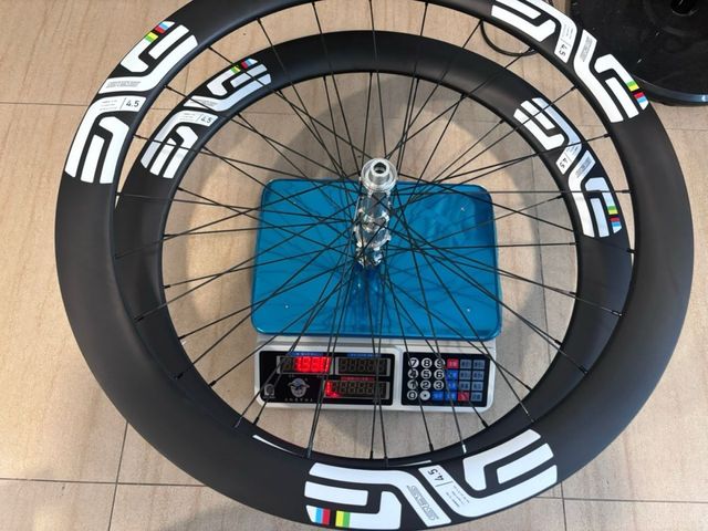 Ruedas carbono ENVE SES 4.5 en stock