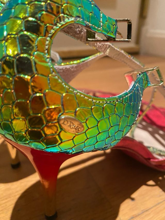 Zapatos de tacón para bailar tango verdes y rojos