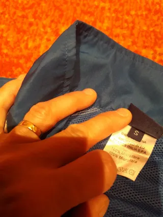 Cortavientos nuevo Asics Txindoki Atletismo Talla