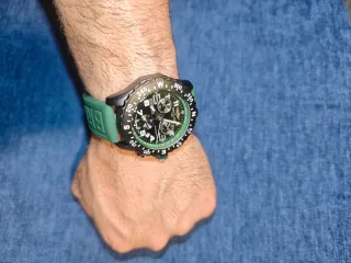 Reloj Breitling Endurance Pro Negro/Verde