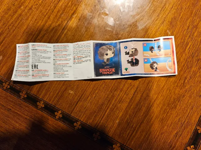 Sorpresa Kinder Joy 2025 Stranger Thing - Nancy