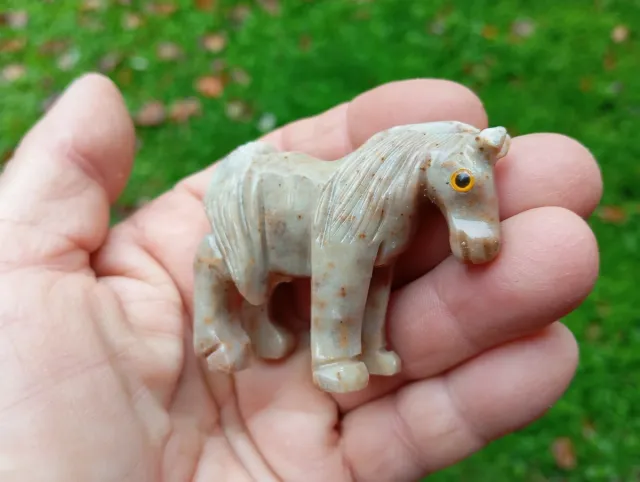 Statuetta cavallino in pietra