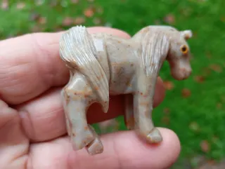Statuetta cavallino in pietra