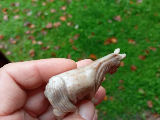 Statuetta cavallino in pietra