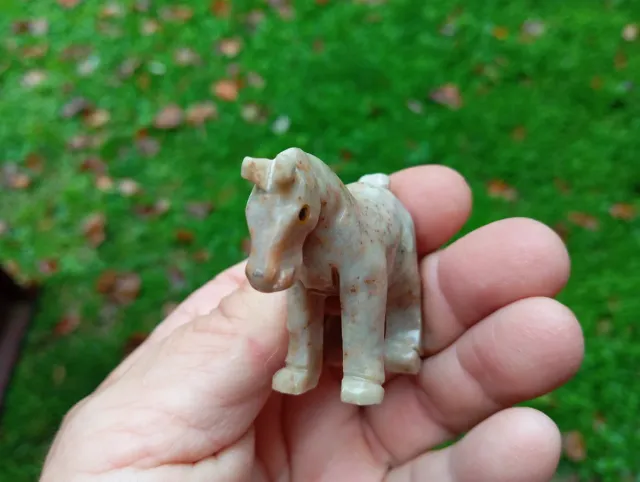 Statuetta cavallino in pietra