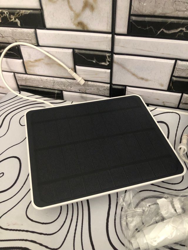 Câmera Exterior com Painel Solar