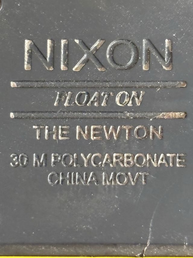 Reloj Nixon The Newton Amarillo
